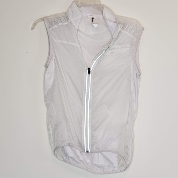 Fabletics windbreaker workout vest with mesh back - Picture 1 of 6